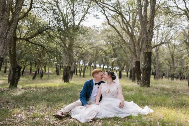 Doing Your Wedding, Your Way! ✨💍

Ashley kept it iconic with three outfit changes (four if you count the PJs 😉), Birkies for post-ceremony photos, a quick pub trip (because, priorities), and sneakers to move around the reception in style and comfort! 🎉👟
